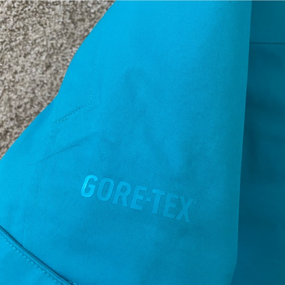 The North Face Goretex Coat - Picture 5 of 8